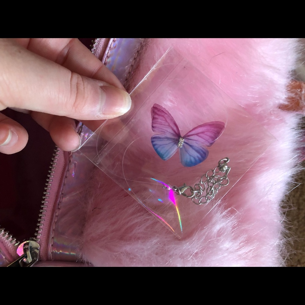 Butterfly choker